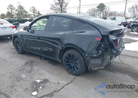 2023 Tesla Model Y Awd/Long Range Dual Motor All-Wheel Drive z USA, uszkodzony, nr VIN 7SAYGDEE0PF689630